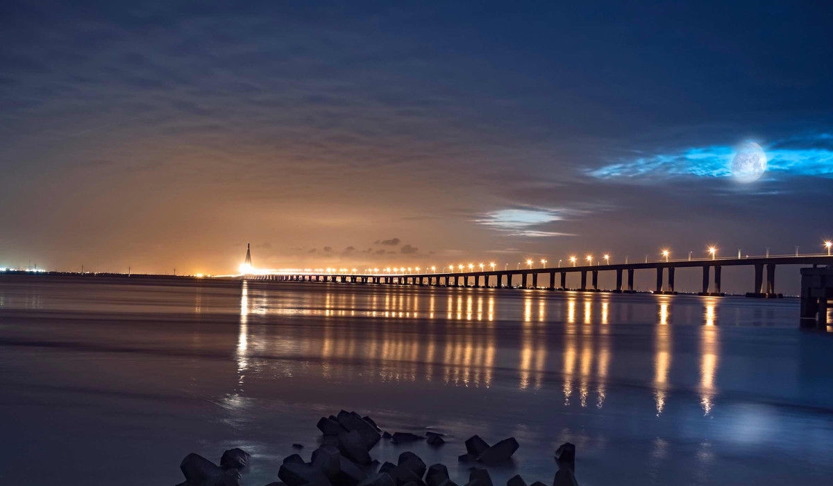 上海的高温天不妨晚上出门看看这些大桥的夜景