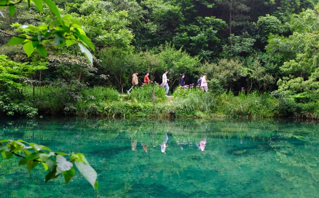 来九峰山赏山明水秀