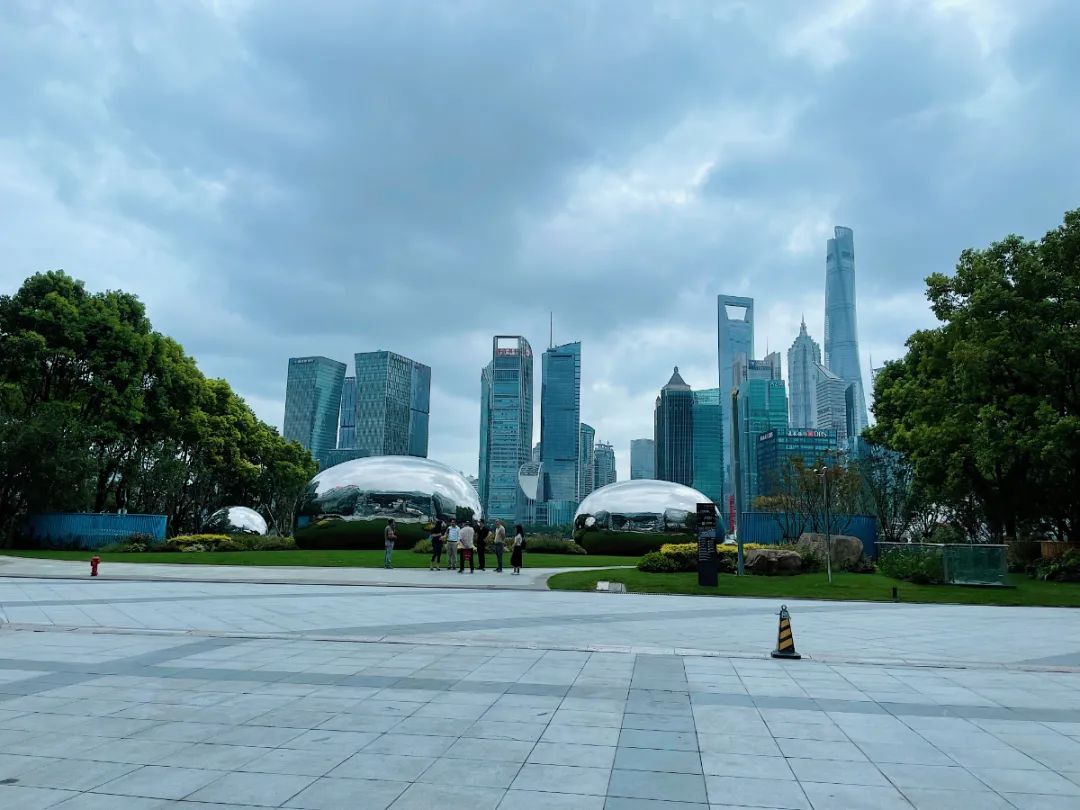 巨型银色水滴球空降虹口北外滩,超好拍